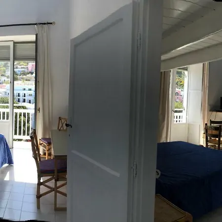 Pensionat Visitponza - Palazzetto Azzurro 3*